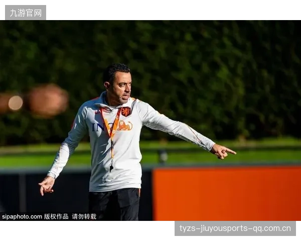 2-0拿下！蒂尔头球破门，埃因霍温止住荷甲连败——一场战胜命运的传奇之夜
